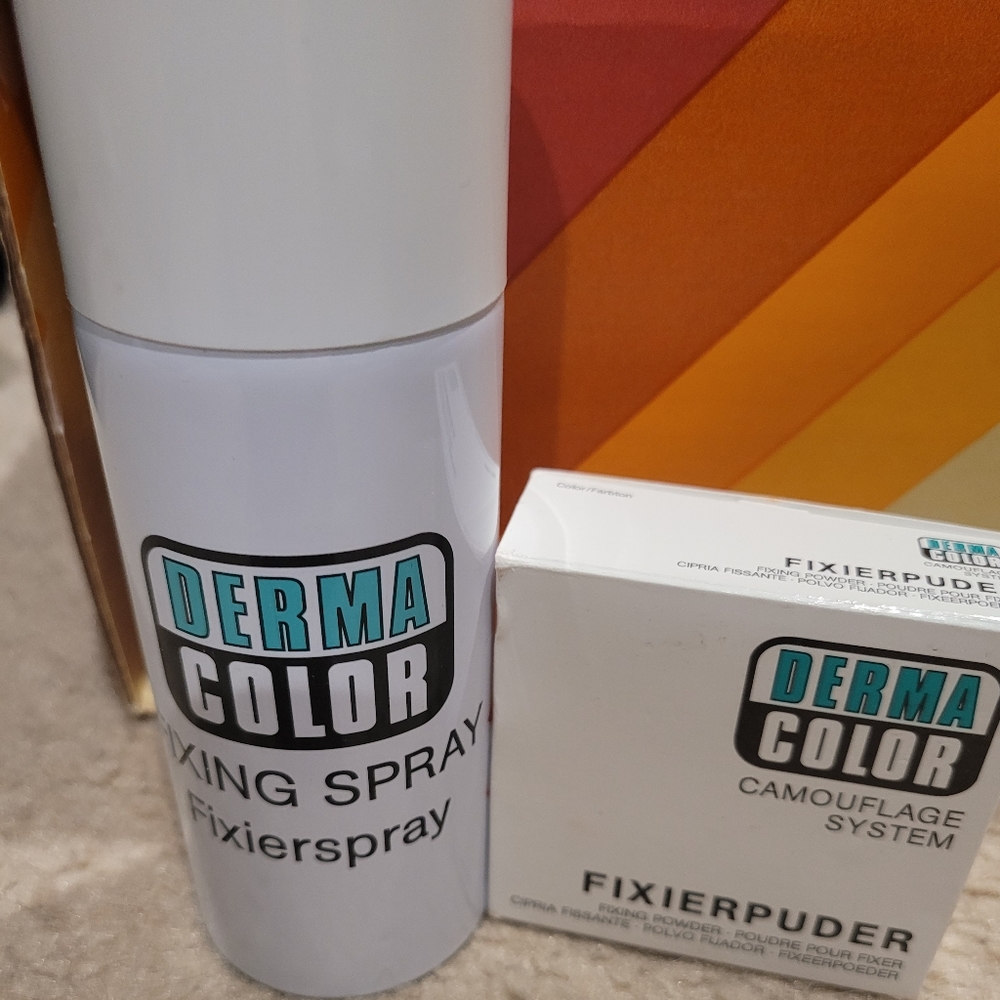 Derma Color fixing spray and powder